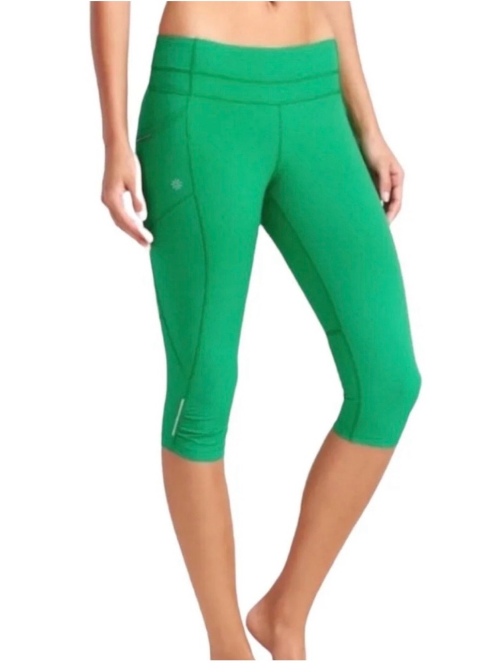 Athleta Kelly Green Capri Performance Leggings Just Over the Knee Medium